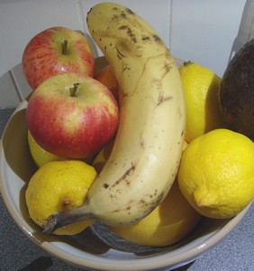 Contents of fruit bowl - shouldn't be difficult to use
